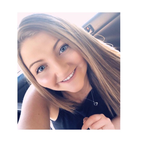 Meet your Posher, Jillian - Picture 1 of 1